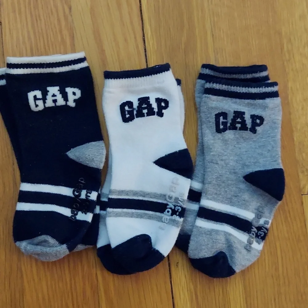 10 pairs boys gap 2-3yrs socks Very good used condition